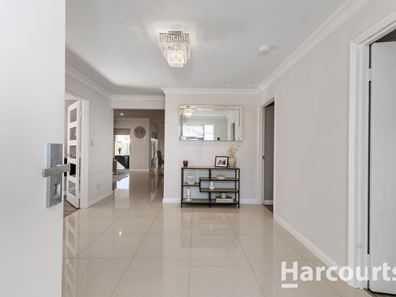 15 Liriope Parkway, Sinagra WA 6065