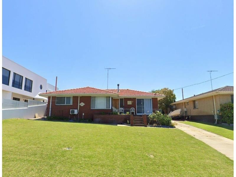6 Wicklow Road, Halls Head WA 6210