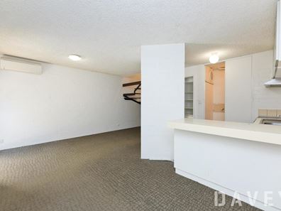 49/311 Harborne Street, Glendalough WA 6016
