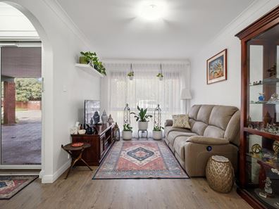 11/4 Glastonbury Road, Armadale WA 6112