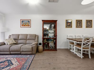 11/4 Glastonbury Road, Armadale WA 6112