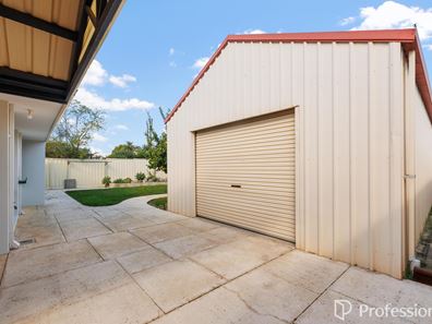 12 Narrier Close, South Guildford WA 6055