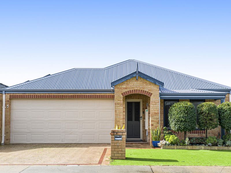 12 Carnation Street, Canning Vale WA 6155