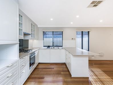 12 Carnation Street, Canning Vale WA 6155
