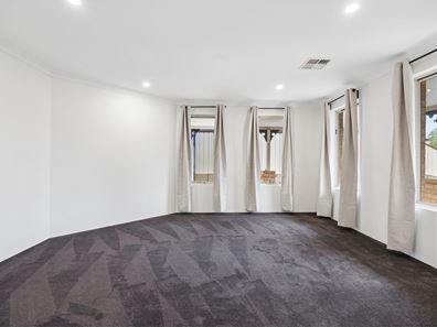 6 Holroyd Link, Wanneroo WA 6065