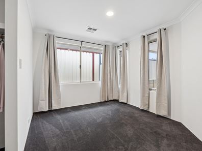 6 Holroyd Link, Wanneroo WA 6065