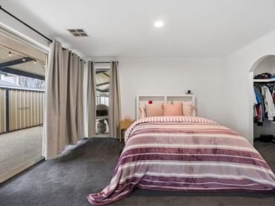 6 Holroyd Link, Wanneroo WA 6065