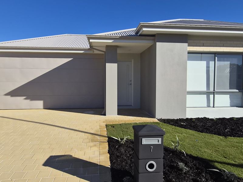 7 Condor Rd, Yanchep WA 6035