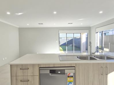 7 Condor Rd, Yanchep WA 6035