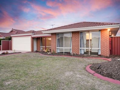 32 Prince Regent Boulevard, Gosnells WA 6110