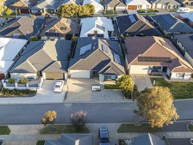10 Hestercombe Way, Landsdale WA 6065