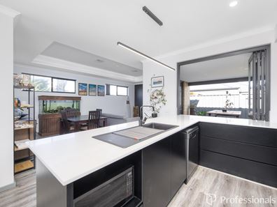 19 Entrance Road, Coogee WA 6166