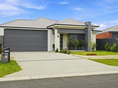 18 Sophia Loop, West Busselton WA 6280