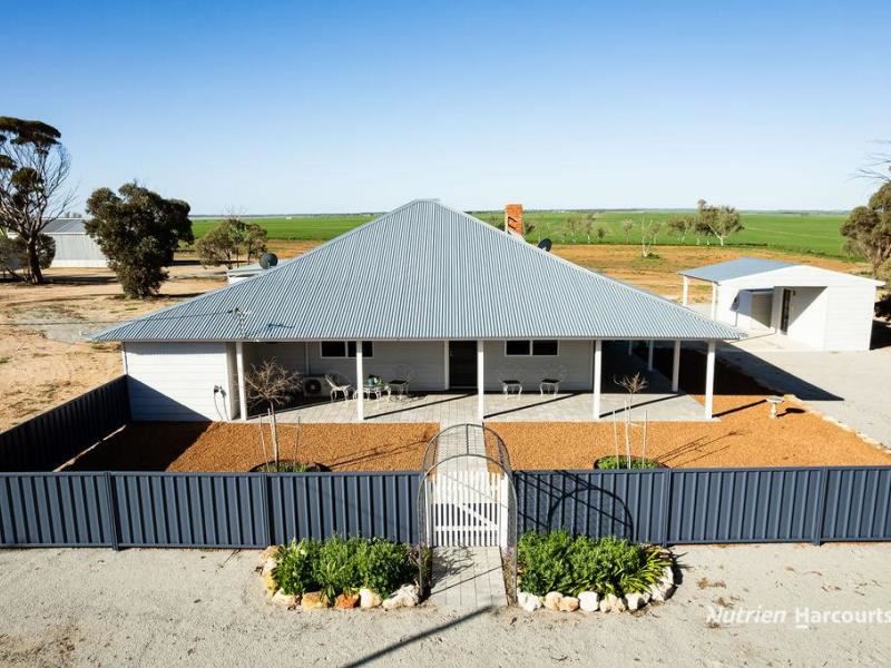 1415 Knungajin-Merredin Road, Nukarni WA 6480