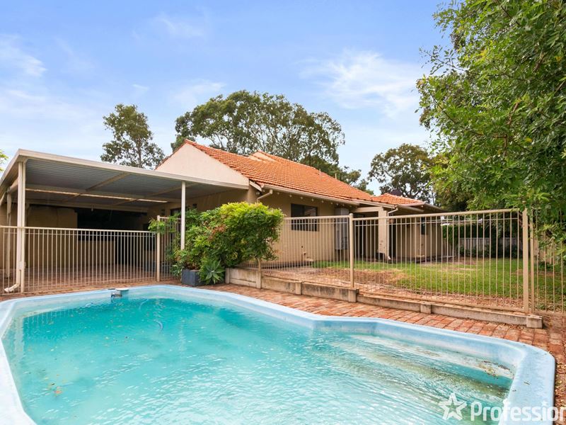 1 Leece Place, Booragoon WA 6154