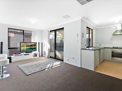 9 Chelsea Mews, Canning Vale WA 6155