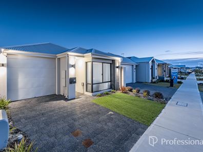 20 Leggatt Street, Eglinton WA 6034