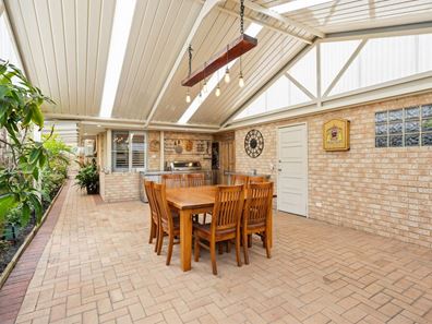 28 Fringe Lily Crescent, Ellenbrook WA 6069