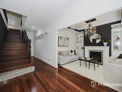 42 Spiderlily Mews, Karrinyup WA 6018