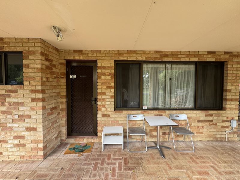 10 Whitfeld Terrace ( Bottom ), Winthrop WA 6150