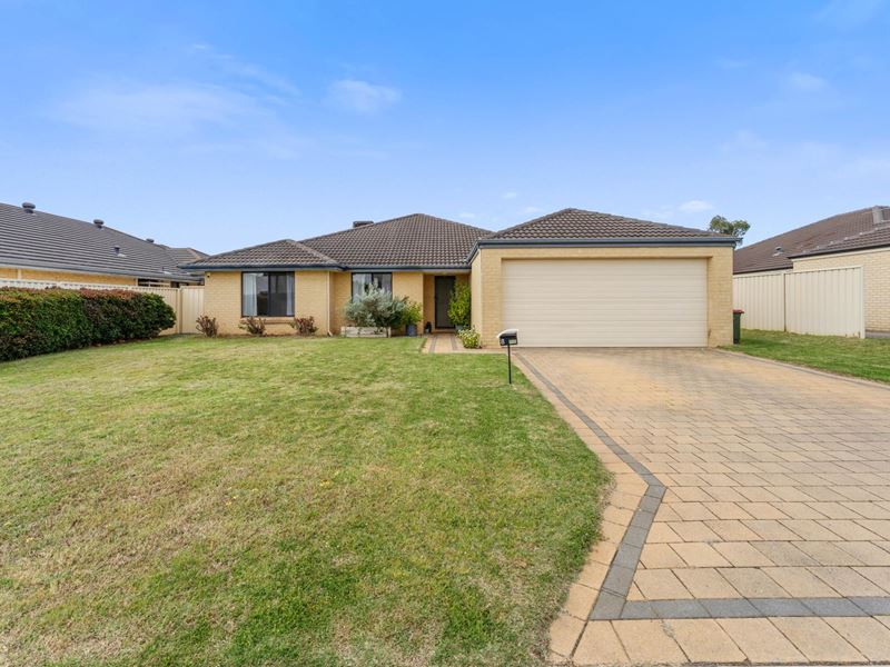 8 Marloo St, Wattle Grove WA 6107