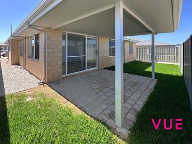 76 Buccaneer Rd, Eglinton WA 6034
