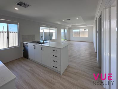 76 Buccaneer Rd, Eglinton WA 6034