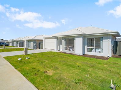 7 Hidcote Road, Lakelands WA 6180