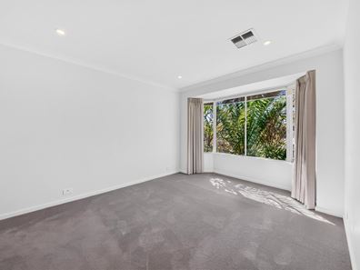 20 Rosewood Crescent, Dianella WA 6059