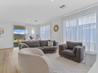 19 Pinarello Street, Madora Bay WA 6210