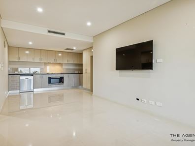 8/17 Stroughton Road, Westminster WA 6061