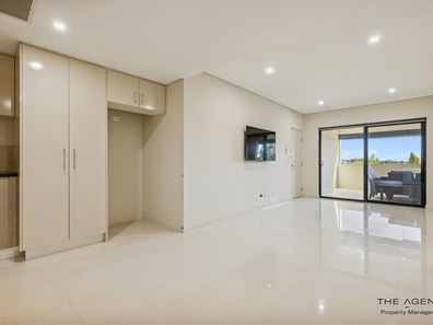 8/17 Stroughton Road, Westminster WA 6061