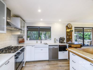 6 Booligal Street, Lesmurdie WA 6076