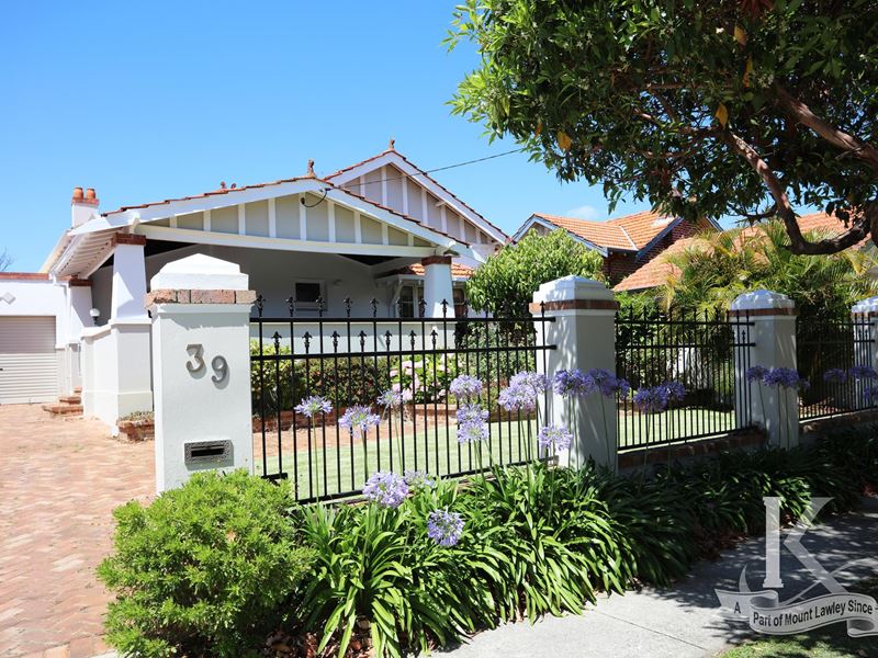 39 Dumbarton Crescent, Menora WA 6050