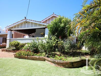 39 Dumbarton Crescent, Menora WA 6050
