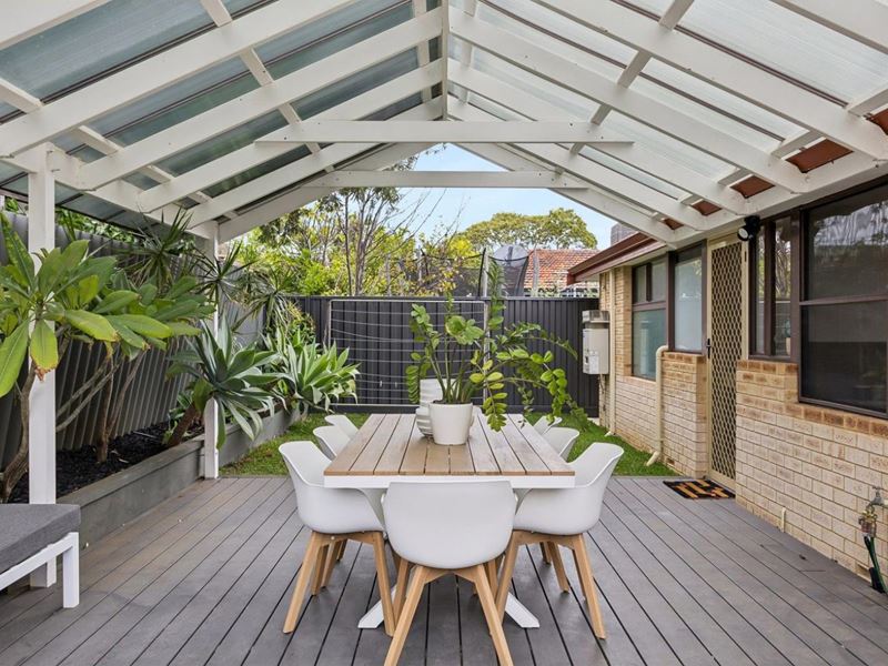 16 Ostend Road, Scarborough WA 6019