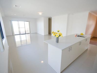 27 Cadaga Way, Piara Waters WA 6112