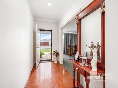 4 Lapwing Road, Dalyellup WA 6230