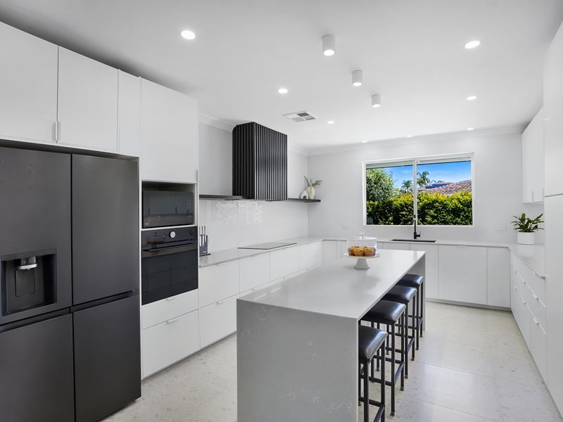 34 Brolga Way, Stirling WA 6021